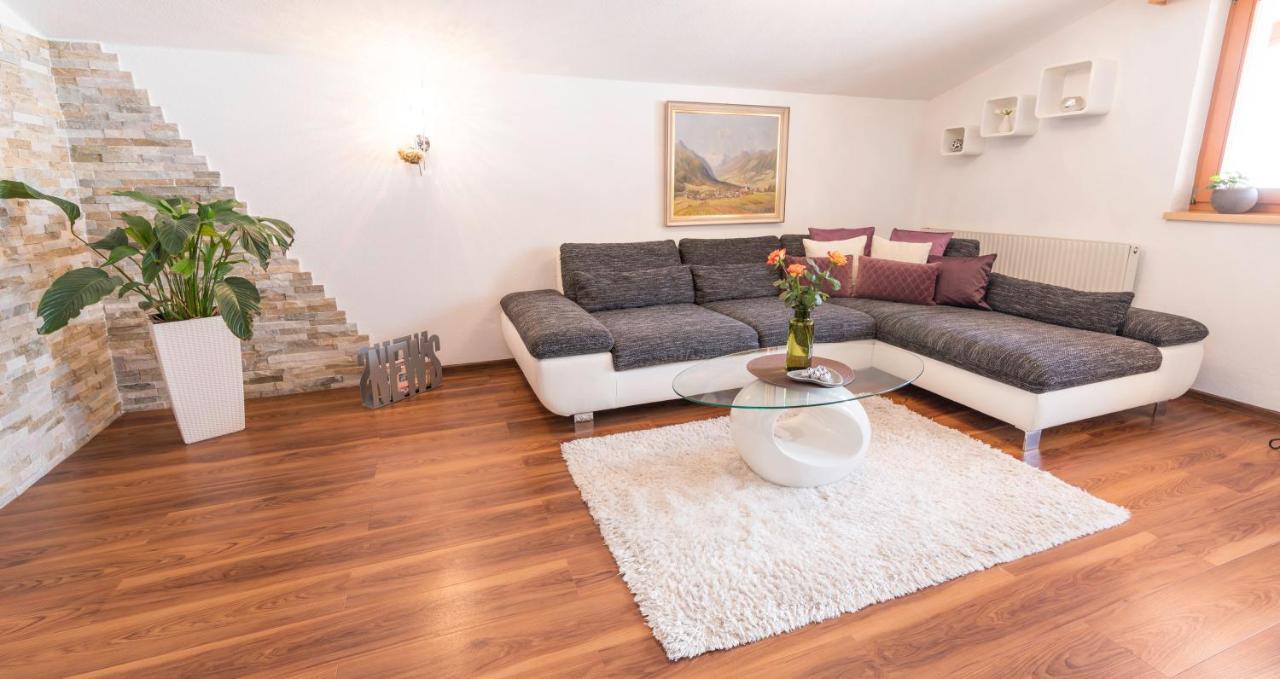 Apartment Hildegard นอยชติฟ อิม ชตูไปทัล ภายนอก รูปภาพ